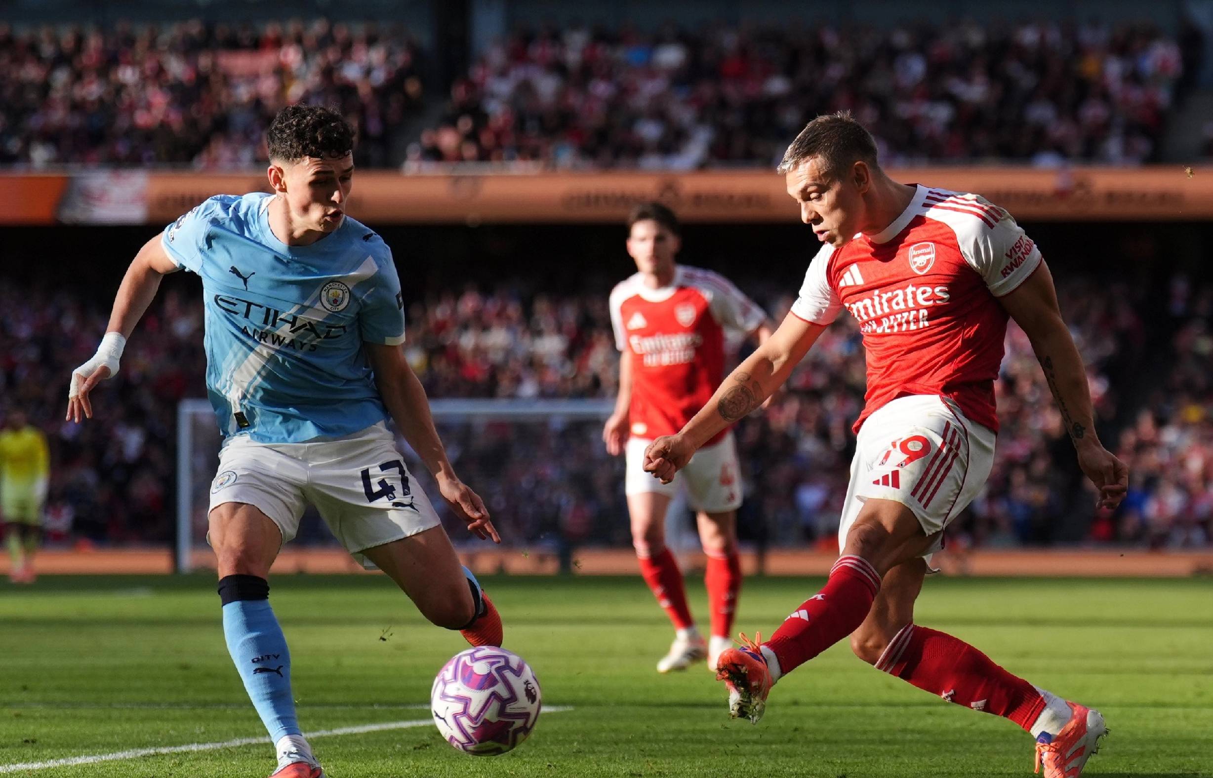 李璇：三镇开出国内球员顶薪与邓涵文续约，但没能续约成功