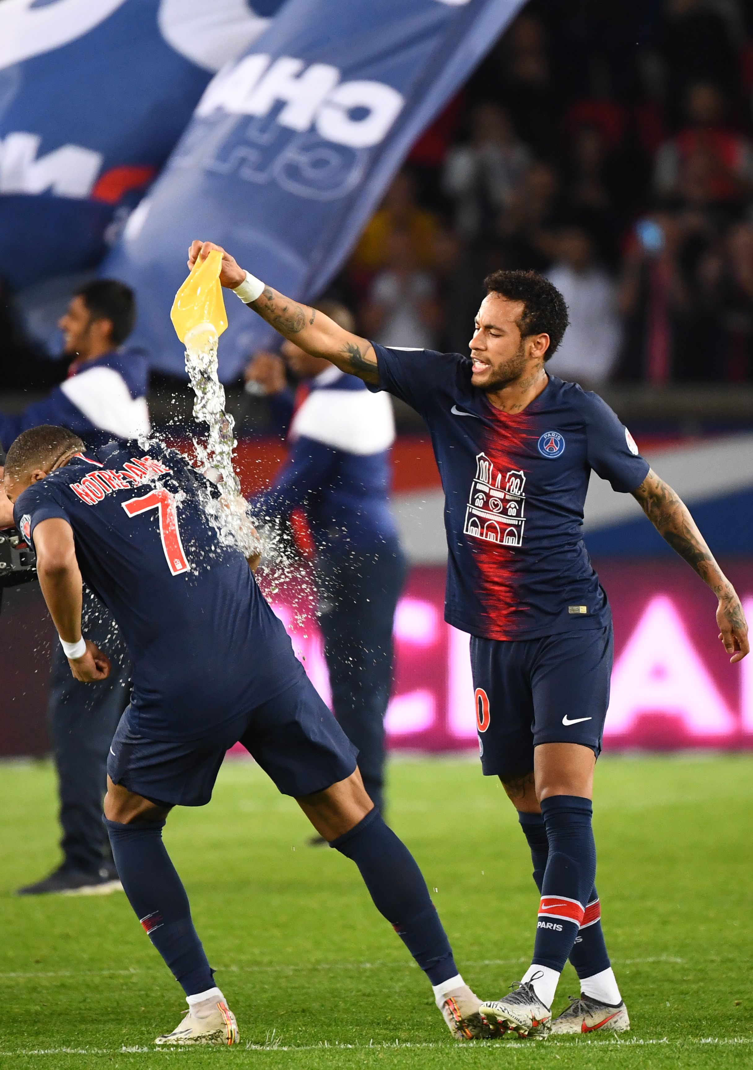 弗莱肯：曼城的阵容确实令人意外；我们配得上这三分