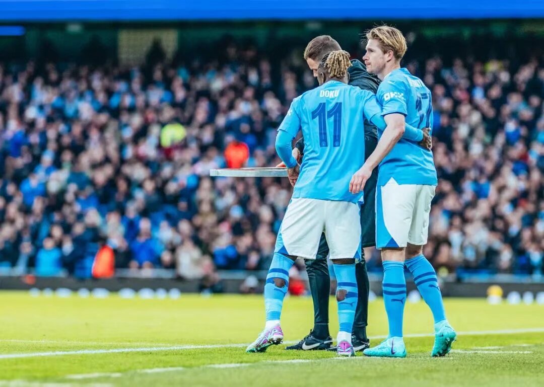 穆勒与梅西交手记录：穆勒正式比赛7胜1负，周末将...