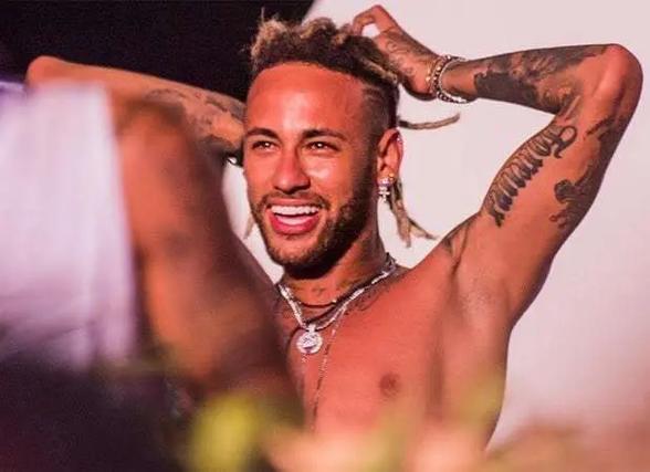 五粮液与2026世界杯“和美”之约，12.5京东直播见证联名产品首发