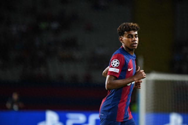 广东男篮101-75胜江苏肯帝亚，18岁小将王洪泽表现亮眼，攻防全面，被视为未来之星。