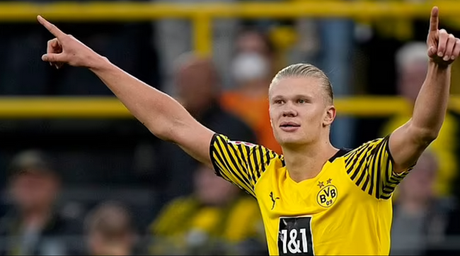 因抱怨染黄，内马尔：裁判不仅水平差，傲慢的态度也令人作呕