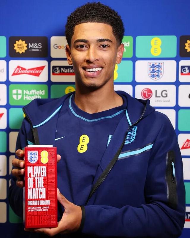 59岁的罗马里奥已与22岁女友分手，巴媒：他又有了新约会对象