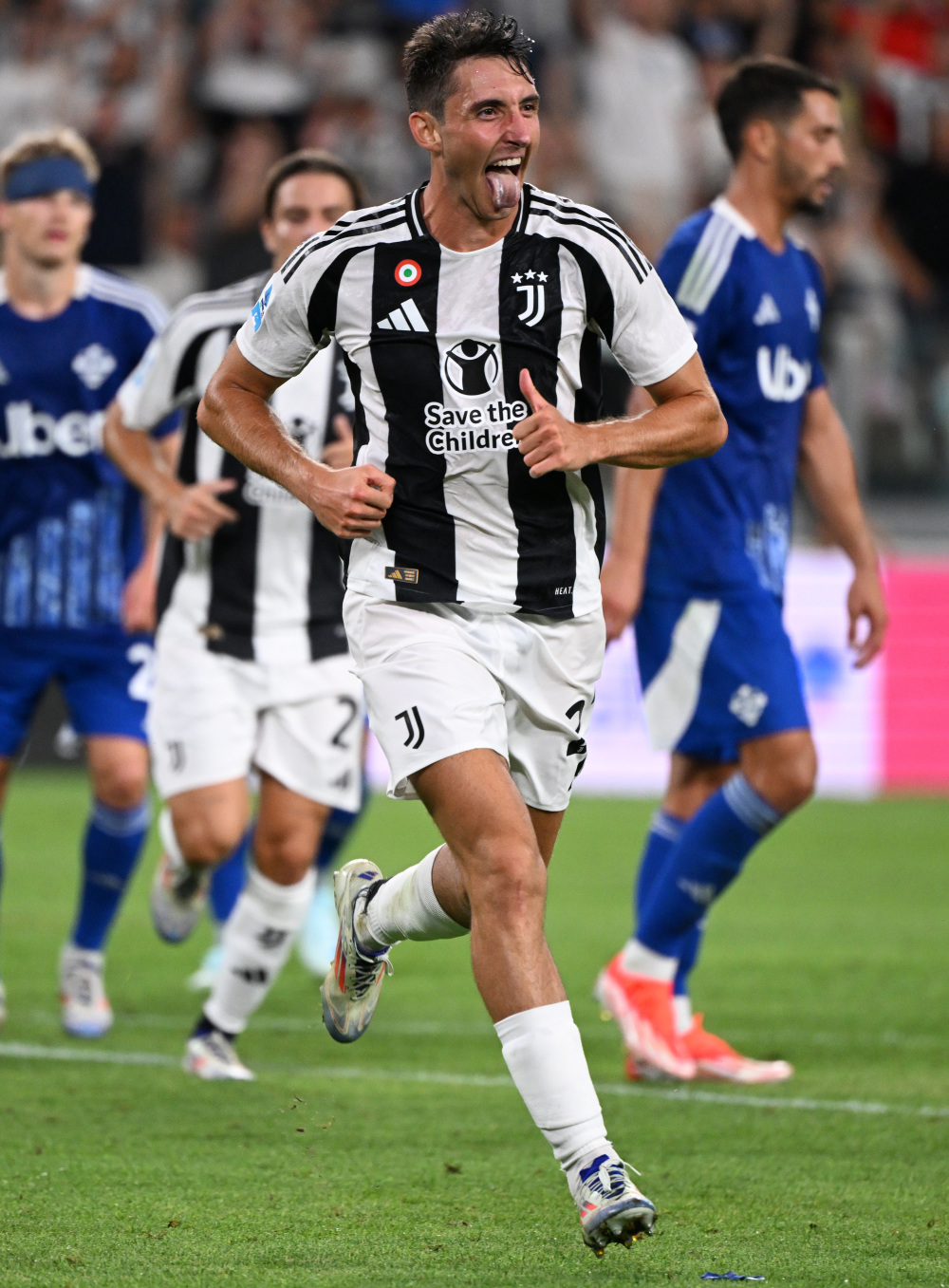 情绪不佳，吉拉西在下半场被换下时拒绝与主教练科瓦奇握手